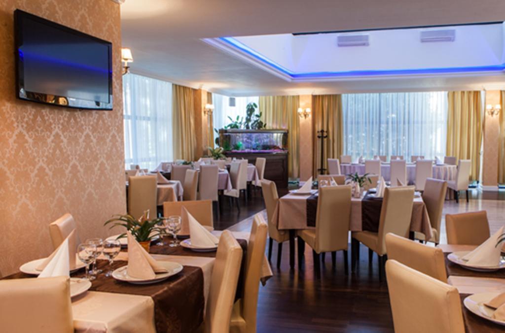 Hotel Rex ซิวิโชอารา ภายนอก รูปภาพ
