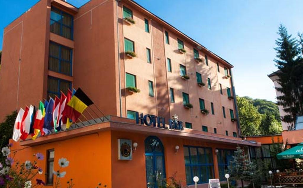 Hotel Rex ซิวิโชอารา ภายนอก รูปภาพ