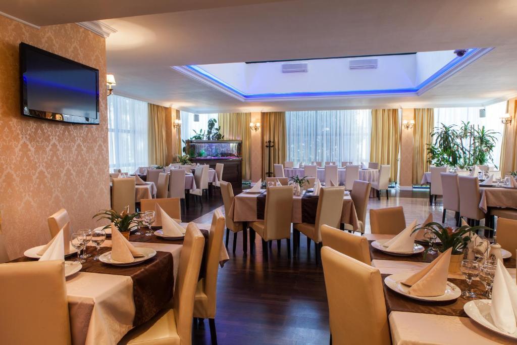 Hotel Rex ซิวิโชอารา ภายนอก รูปภาพ